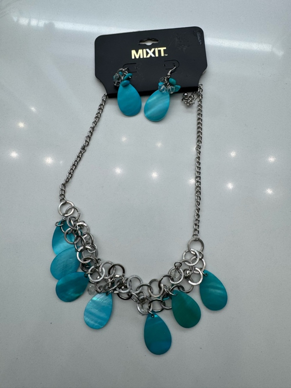 Blue Shell Statement Necklace Set!